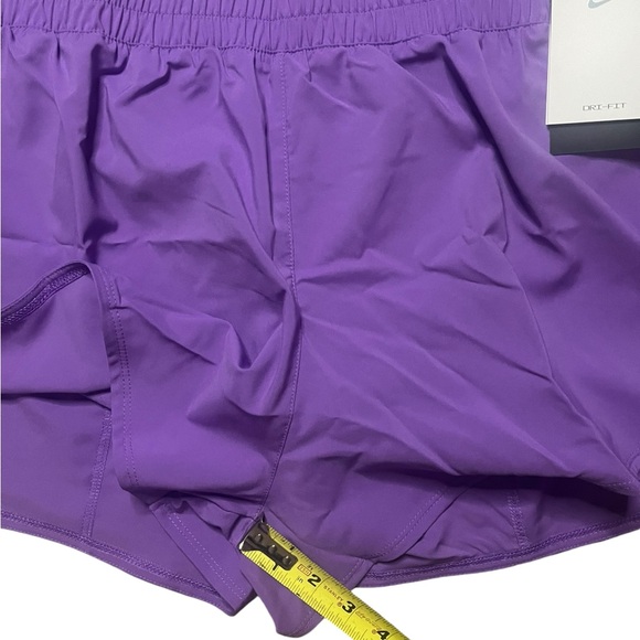 Nike One Women’s Purple Shorts with Back Pocket XL - Picture 6 of 11